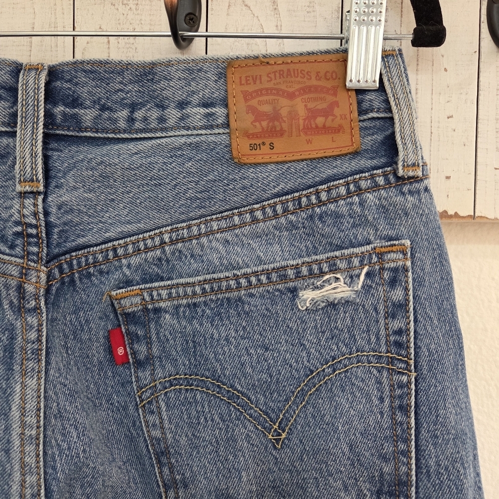 Levis Womens 501s Button Fly Straight Jeans - Picture 6 of 9